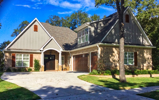 Custom designed and built home at Eagle's Bluff on Lake Palestine in East Texas ... from Trent Williams Construction, Tyler, Texas