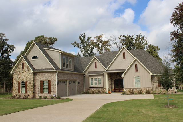 Custom designed and built home at Brown's Landing on Lake Palestine in East Texas ... from Trent Williams Construction, Tyler, Texas