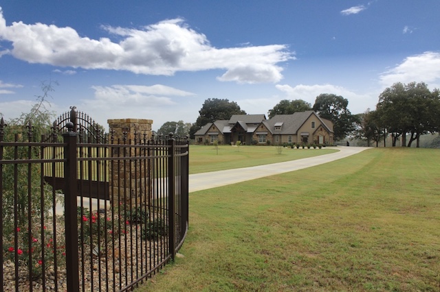 Contemporary transitional country manor in East Texas, by Trent Williams Construction Management